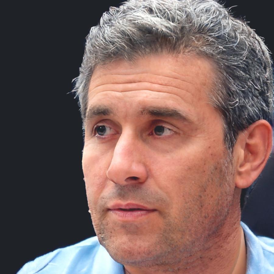 Portrait de Mathieu Dubois, expert en gestion financière