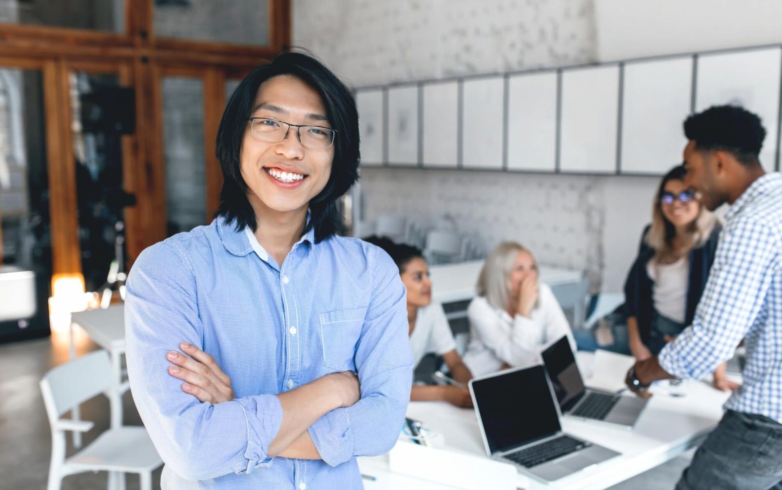 Analyse stratégique des surplus financiers avec graphiques et projections